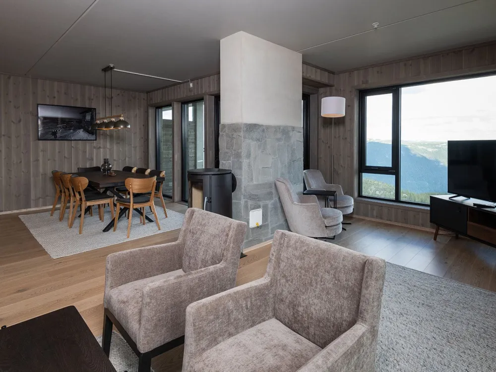 Gausta Residence 305